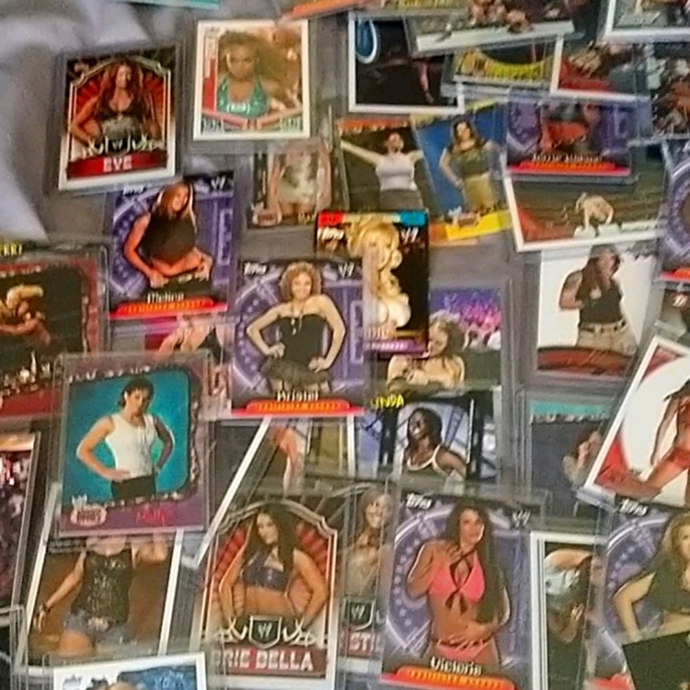 72 card lot WWE Divas